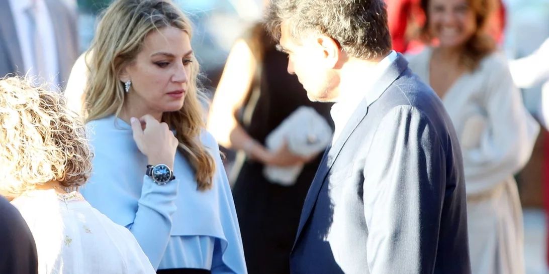 Χρυσή Βαρδινογιάννη | Το baby blue φόρεμα που επέλεξε για τον γάμο του αδερφού της