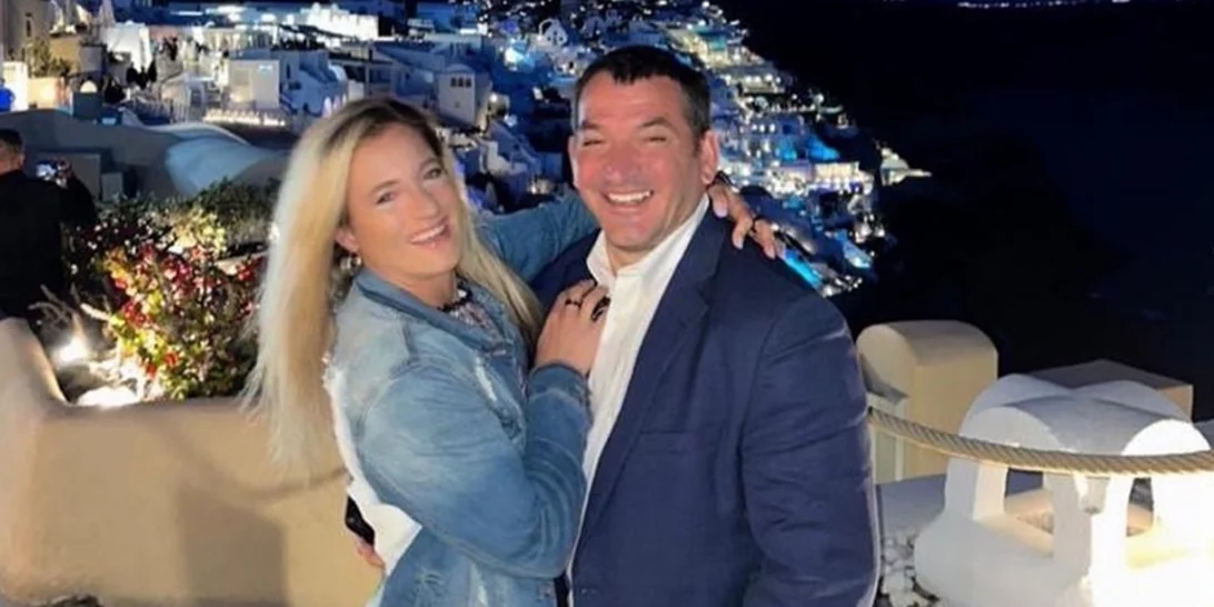 Ο Πύρρος Δήμας είχε γενέθλια και η Αφροδίτη Σκαφίδα του ετοίμασε την πιο "έξυπνη" τούρτα