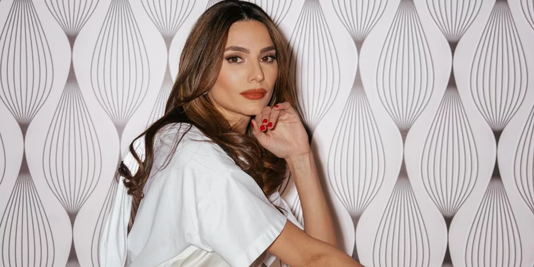 Leather και faux fur | Η Ηλιάνα Παπαγεωργίου με το φθινοπωρινό look που συνδυάζει δύο κορυφαίες τάσεις