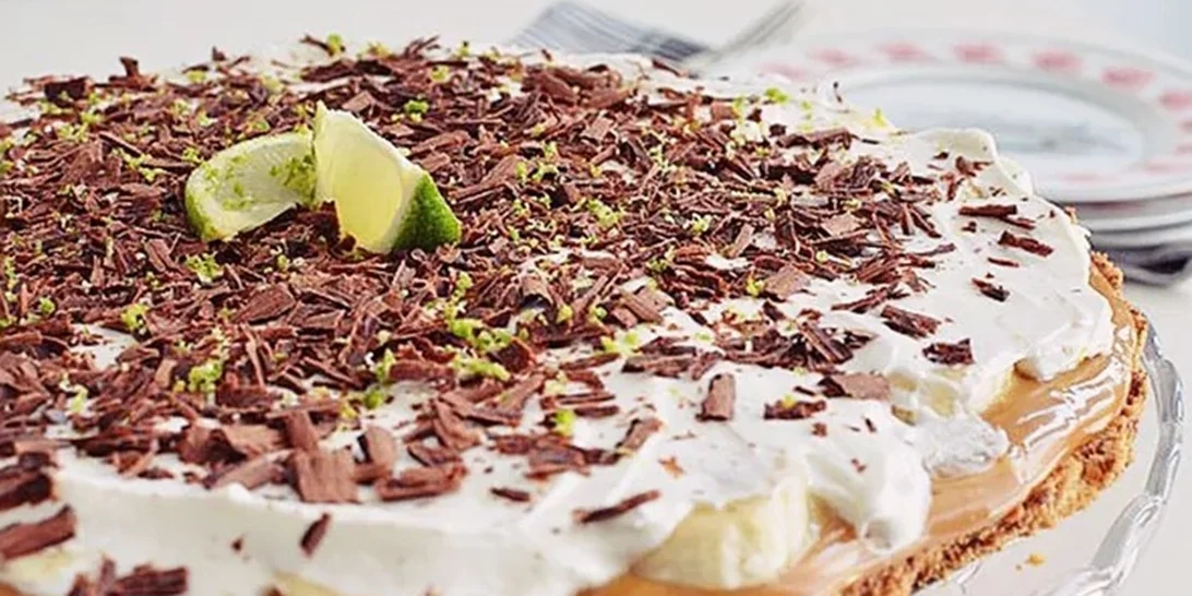 Μπανόφι με έτοιμο καραμελωμένο ζαχαρούχο και λάιμ