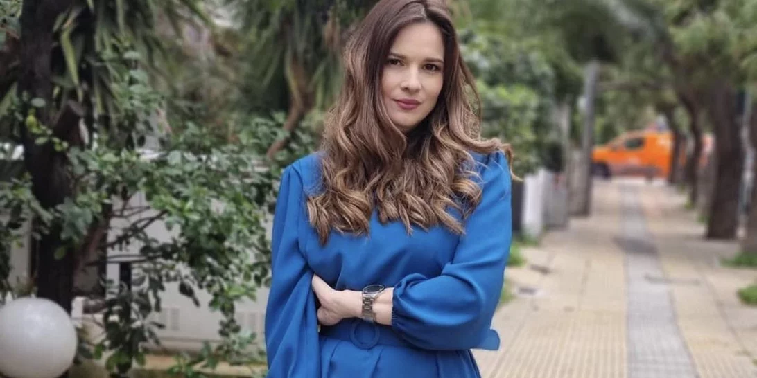 Ευγενία Δημητροπούλου | Πώς μας προτείνει να φορέσουμε ένα απόλυτα ανοιξιάτικο παντελόνι αυτή την εποχή