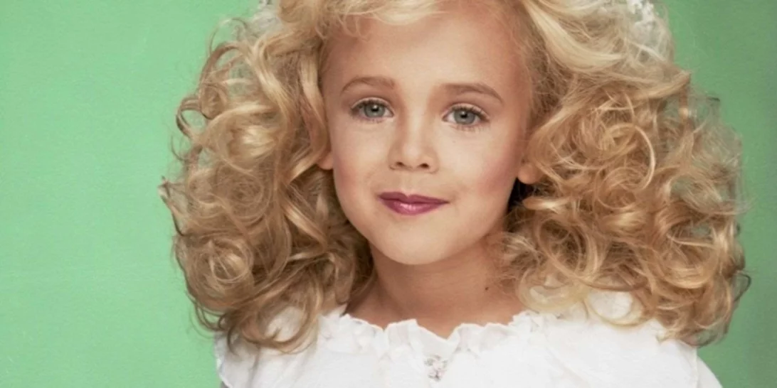 Η τραγική ιστορία της JonBenét Ramsey που συγκλόνισε τον κόσμο έρχεται στη μικρή οθόνη