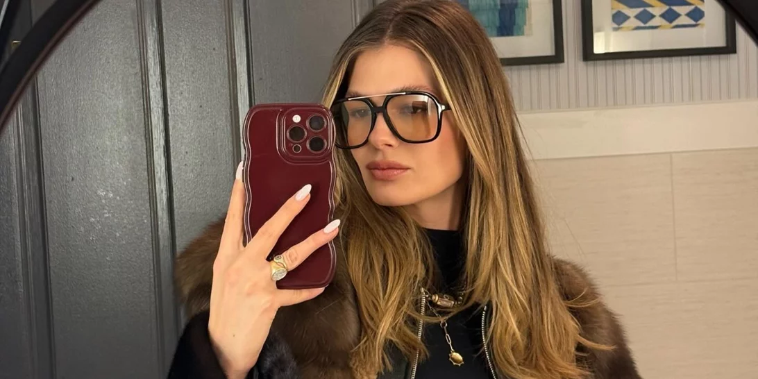 Η Αμαλία Κωστοπούλου φόρεσε τον αλάνθαστο συνδυασμό για να δείχνεις πάντα κομψή