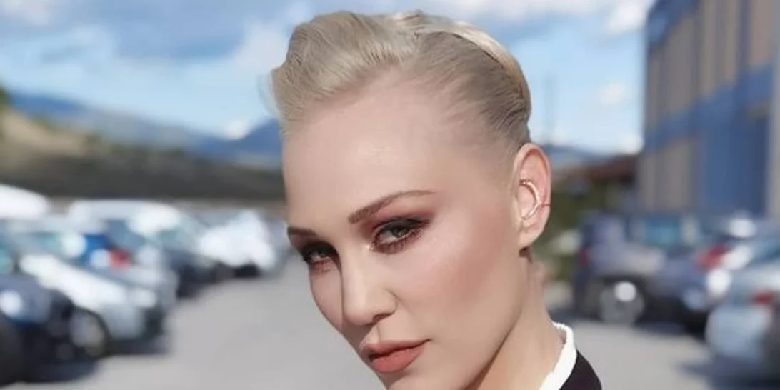 Rock chic | Τα πιο ενδιαφέροντα χτενίσματα της Πηνελόπης Αναστασοπούλου