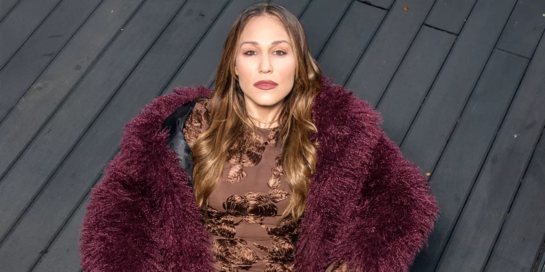 Η Πηνελόπη Αναστασοπούλου προτείνει τέσσερα στιλιστικά hacks για να υιοθετήσεις τις top τάσεις της μόδας