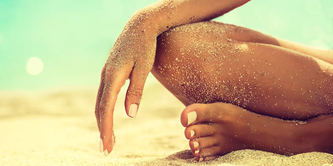 Φέρε το καλοκαίρι στα νύχια σου με το tropical nail art που έχει γίνει viral στο Instagram