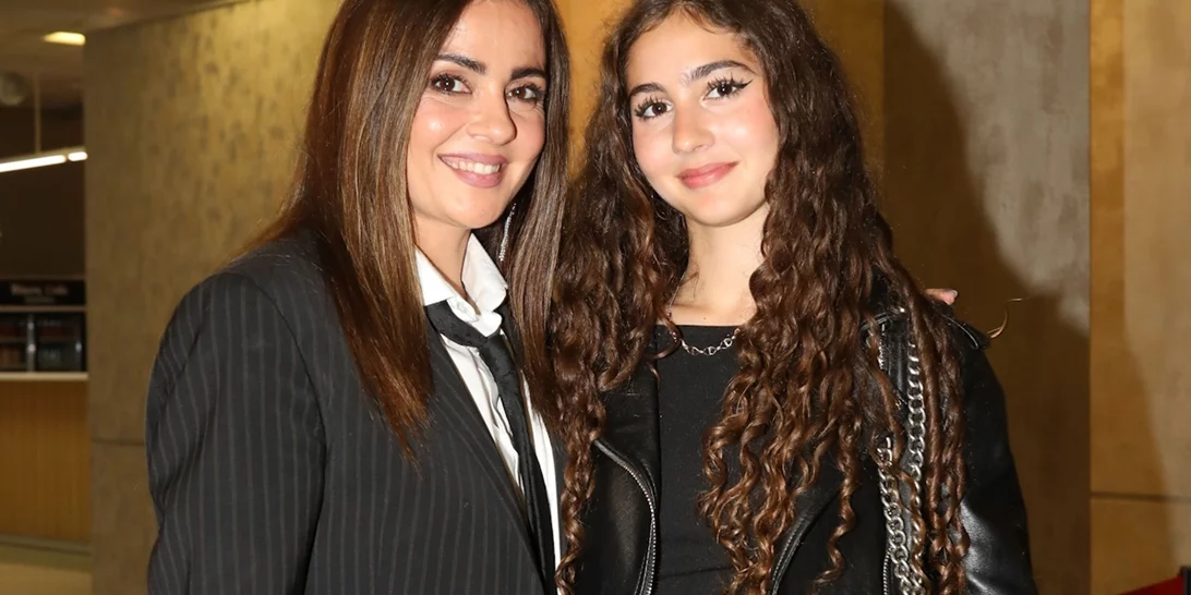 "Σαν δίδυμες" | Η Αγγελική Δαλιάνη φωτογραφίζεται με την 16χρονη κούκλα κόρη της, Λυδία