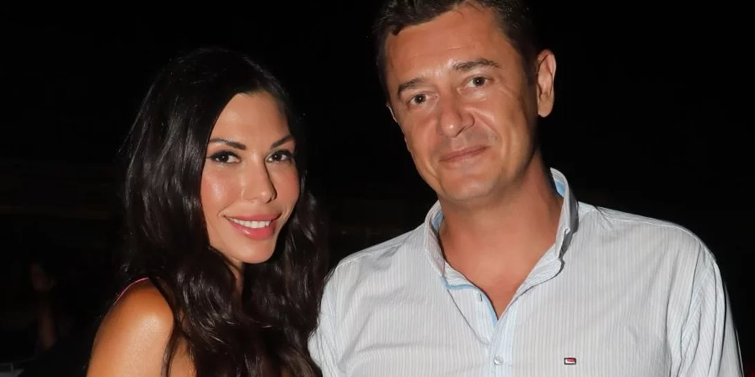 Αντώνης Σρόιτερ | Παίζει μπάσκετ με την κόρη του, στον κήπο του σπιτιού τους