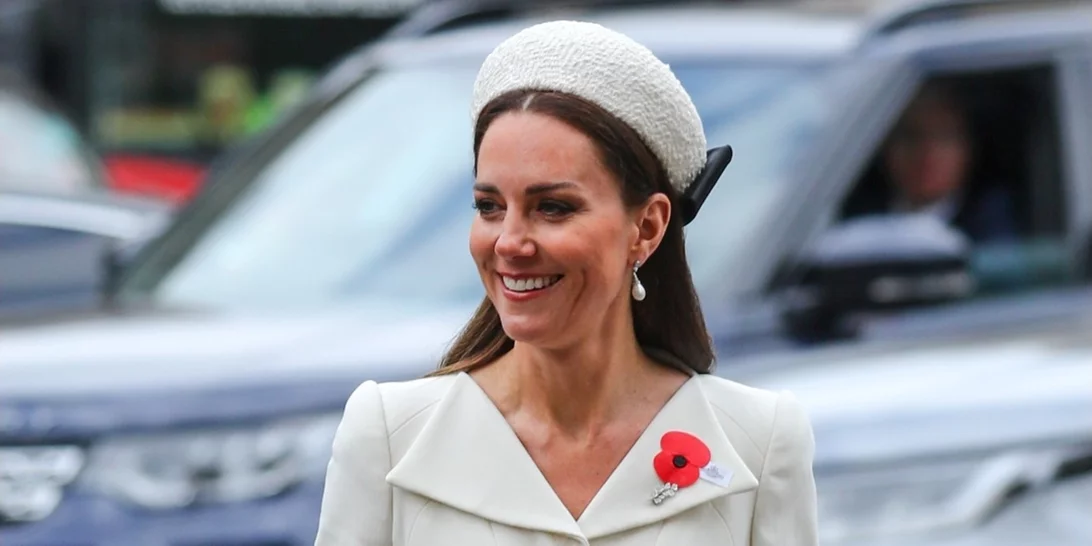 Η Kate Middleton με Mango φόρεμα και το παλτό που χρειάζεται κάθε γυναικεία γκαρνταρόμπα