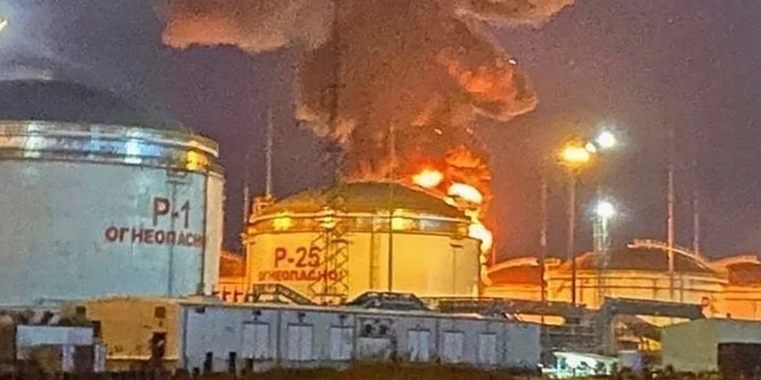 Η Ουκρανία λέει πως έπληξε εξέδρα πετρελαίου και πολεμικό πλοίο της Ρωσίας στην Κασπία