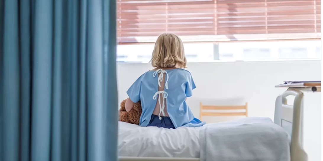 Ανησυχία για την οξεία ηπατίτιδα στα παιδιά | Ψάχνουν συσχέτιση με τον κορονοϊό - Ο ρόλος των σταγονιδίων