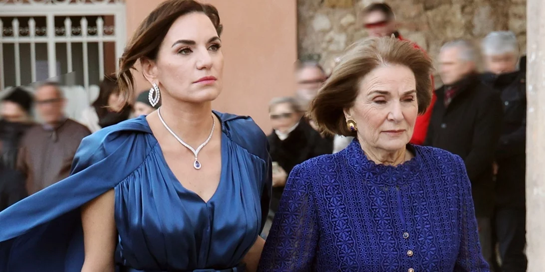 Καλεσμένη σε γάμο μετά τα 50 | Τα χτενίσματα που επιλέγουν ξανά και ξανά οι πιο κομψές Ελληνίδες celebrities