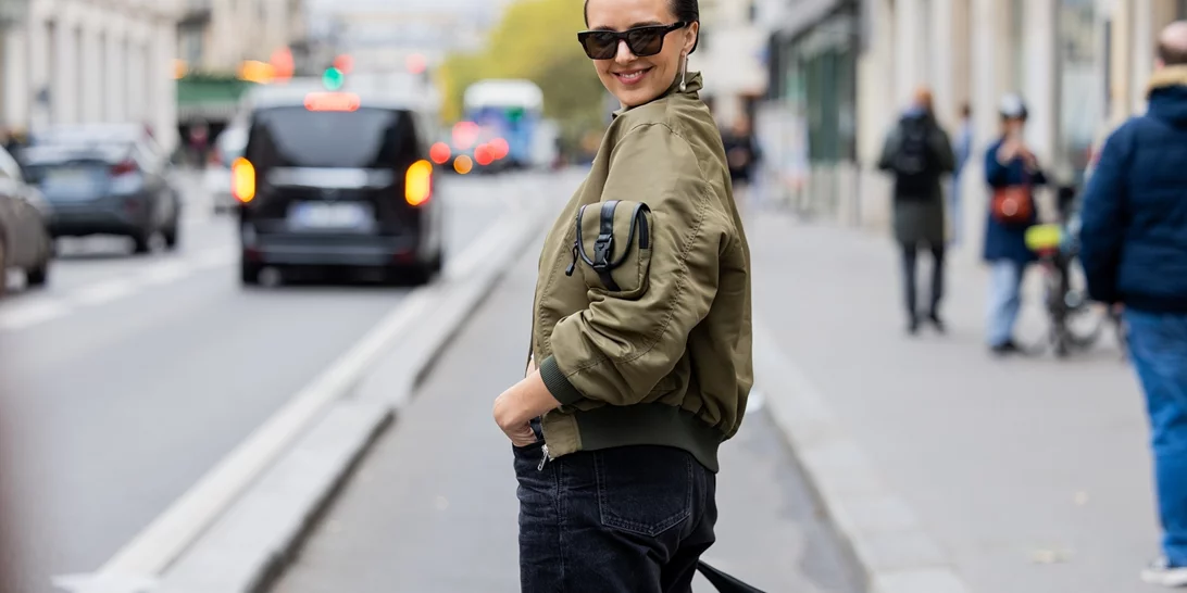 Το σουέτ bomber jacket από την Pink Woman που θα φοράμε την άνοιξη