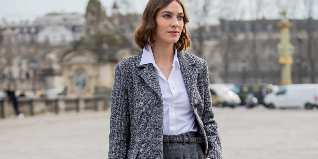 Αυτό το λευκό πουκάμισο με βολάν από τη Zara θα σε κάνει να μοιάζεις με κομψό French girl