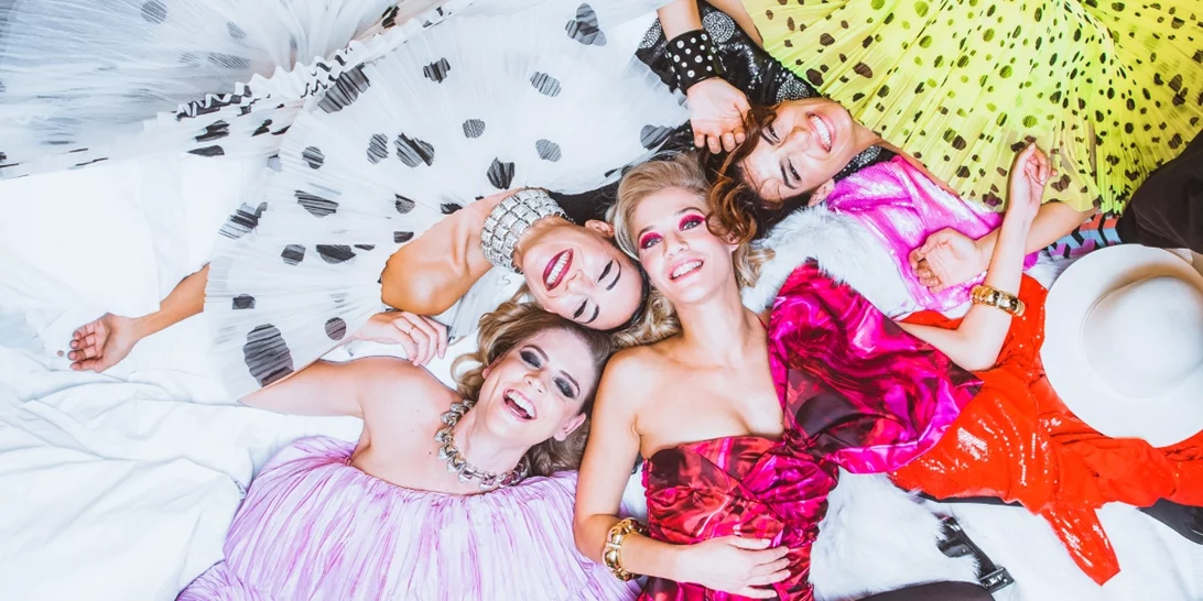 H&M | 5 Ελληνίδες ambassadors φωτογραφίζονται με κομμάτια της party συλλογής