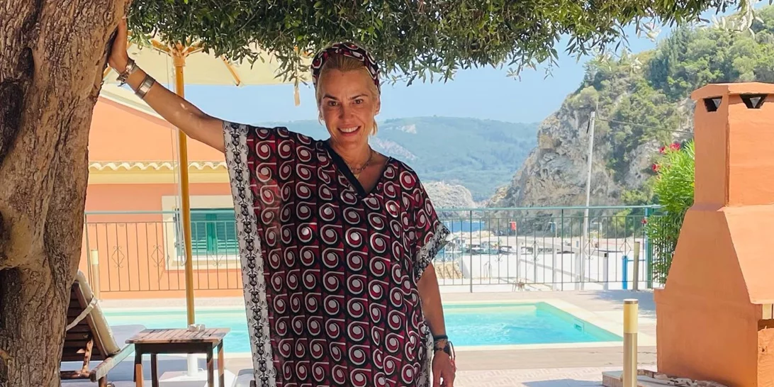 Η Τζένη Μπότση παίζει με την κόρη της, Αλίκη στην παραλία στο πιο cute στιγμιότυπο της ημέρας