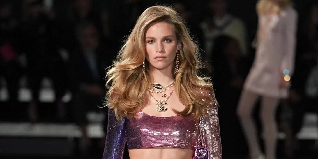 Το χτένισμα που θα κάνει κάθε εμφάνισή σου να δείχνει πιο πολυτελή