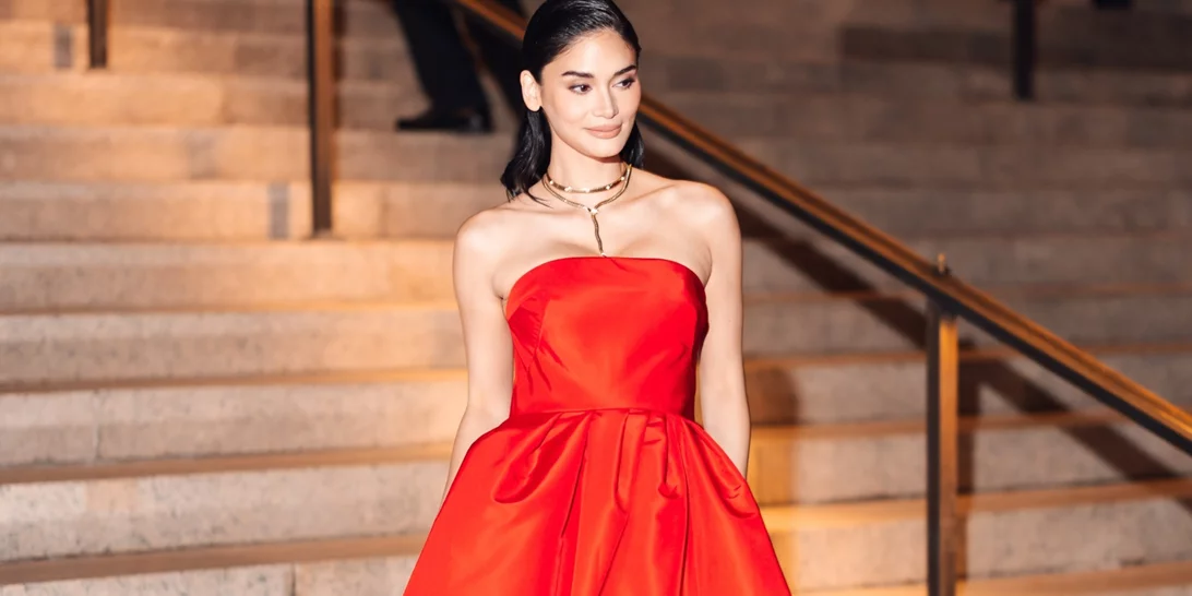 Γιατί αξίζει να προσθέσεις ένα κόκκινο φόρεμα στη festive γκαρνταρόμπα σου;