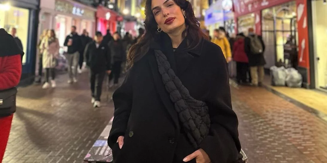 Το τζιν της Τόνιας Σωτηροπούλου από την Η&Μ είναι αυτό που θα φορέσουμε περισσότερο το 2024