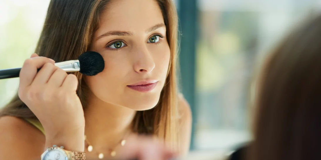 Πώς να κάνεις ένα καθημερινό σταθερό μακιγιάζ χωρίς foundation