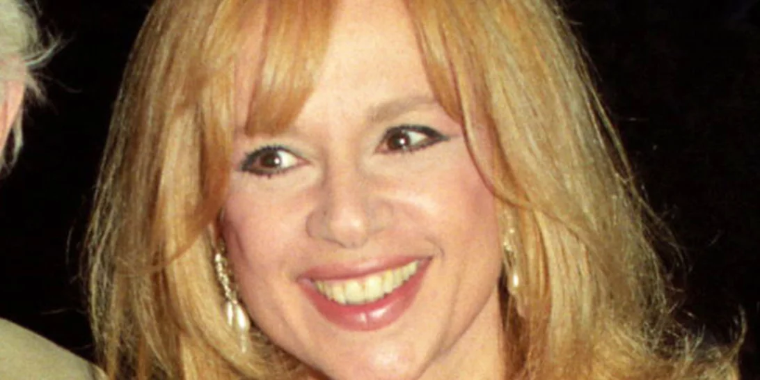 "Η καημένη η Αλίκη. Η κακομοίρα η Τζένη". Η μεγάλη κόντρα μεταξύ Βουγιουκλάκη – Καρέζη