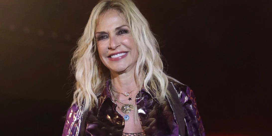 Η Άννα Βίσση με το πανύψηλο βαφτιστήρι της | Ποιος είναι;