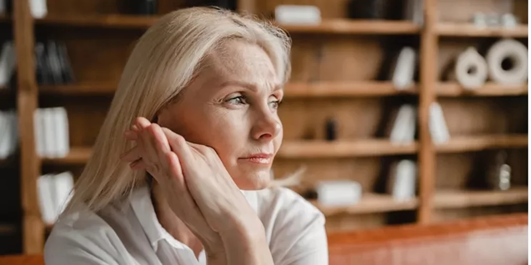 Πώς μπορείς να ξεπεράσεις την κατάθλιψη που προκαλεί η εμμηνόπαυση;