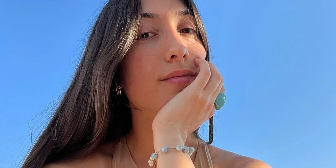 Κατερίνα Κακοσαίου | Η elegant εμφάνιση σε φωταγώγηση χριστουγεννιάτικου δέντρου στα νότια προάστια