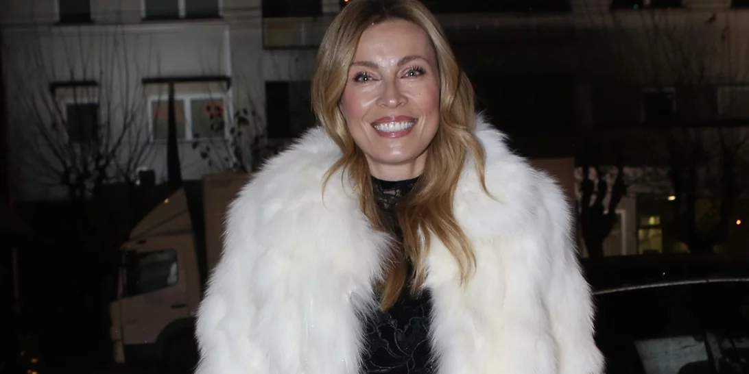 Μαριέττα Χρουσαλά | Η solo κοσμική εμφάνιση με mini black dress