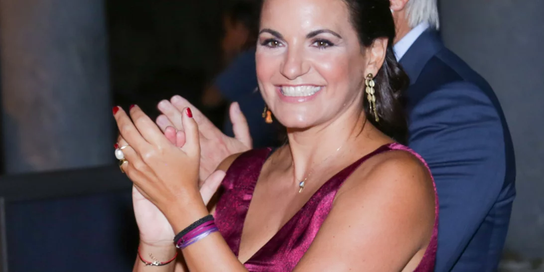 Όλγα Κεφαλογιάννη | Η κομψή εμφάνιση στις Σπέτσες και το jewelry piece που λατρέψαμε