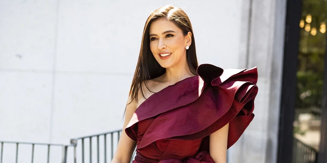 Chocolate Cherry | Το χρώμα μαλλιών-όνειρο που θα βλέπεις παντού φέτος το φθινόπωρο