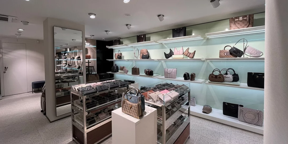 Το νέο κατάστημα Guess στην οδό Τσιμισκή στη Θεσσαλονίκη μόλις άνοιξε τις πόρτες του