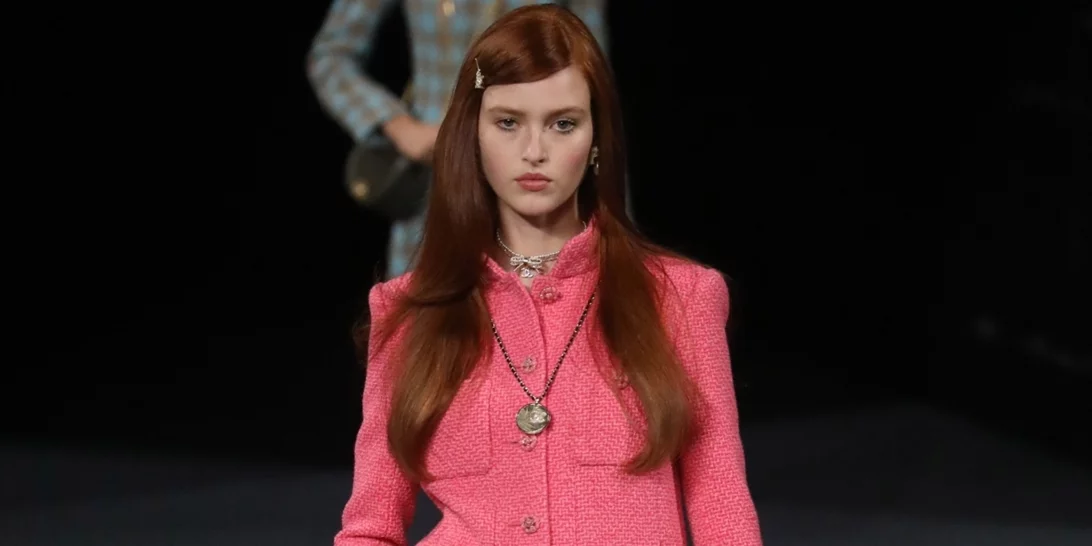 Αυτό είναι το κομψό τζάκετ που εμπιστεύονται κάθε φθινοπωρινή σεζόν οι Γαλλίδες