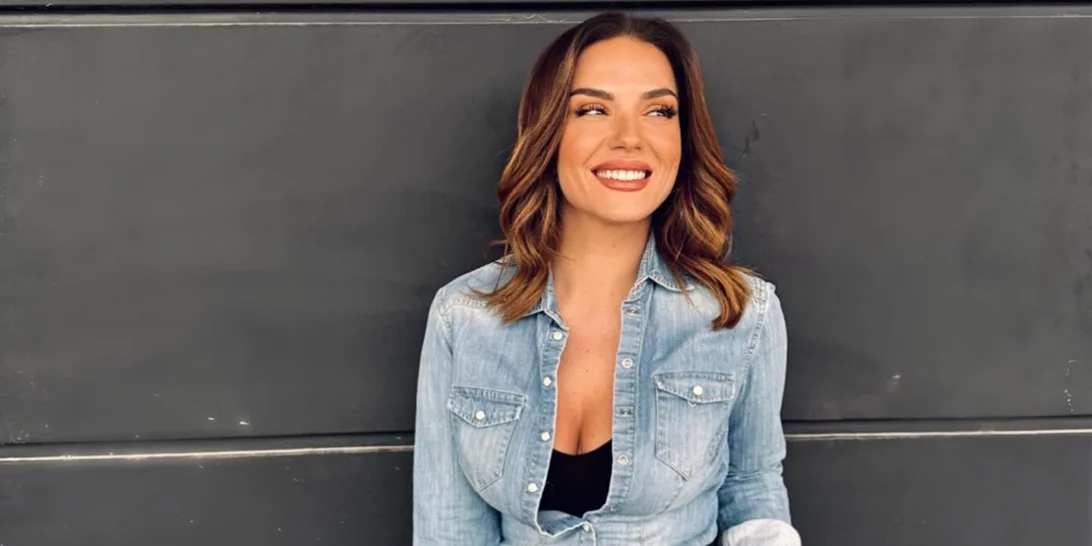 Η Βάσω Λασκαράκη μαζί με την κόρη της, Εύα στο αεροπλάνο | "Εγώ και εσύ"