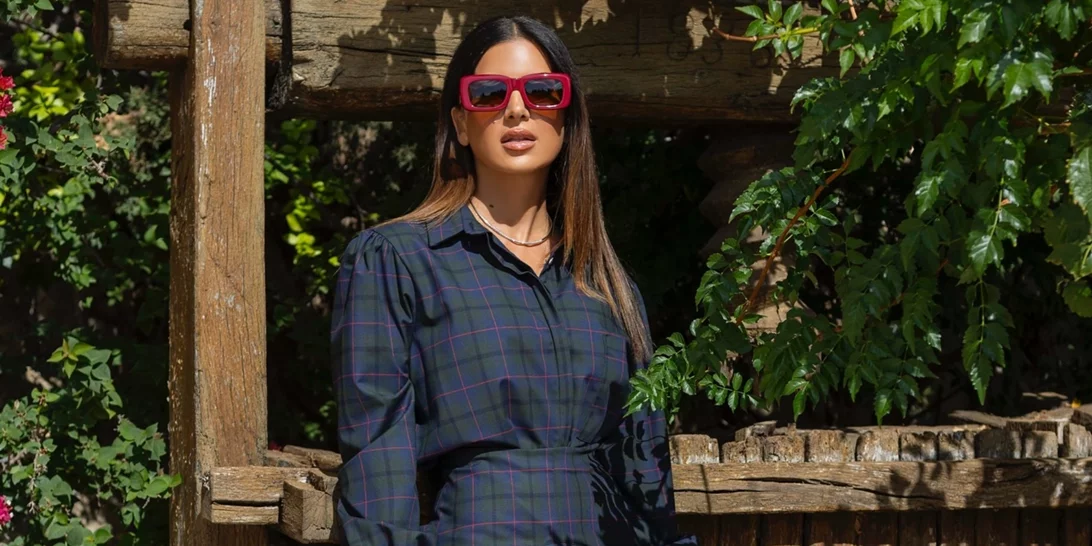 Η Σταματίνα Τσιμτσιλή φόρεσε το τζιν παντελόνι από τη Zara που ταιριάζει τέλεια με ψηλοτάκουνα παπούτσια