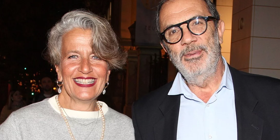 Λουκία Παπαδάκη | Τα υπέροχα γκρίζα μαλλιά της, η μακροχρόνια σχέση και οι υπεροπτικές συμπεριφορές συναδέλφων της