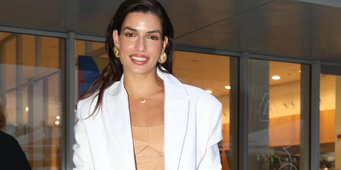 Η casual chic εμφάνιση της Τόνιας Σωτηροπούλου στις Κάννες με power suit