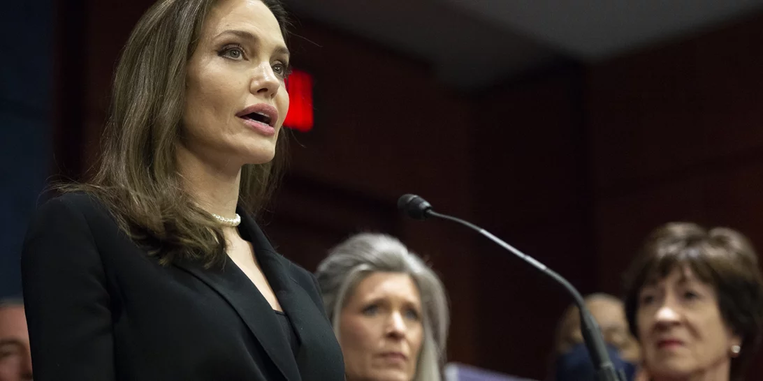 Η Angelina Jolie εγκαταλείπει τον ρόλο της ειδικής απεσταλμένης της Ύπατης Αρμοστείας για τους Πρόσφυγες