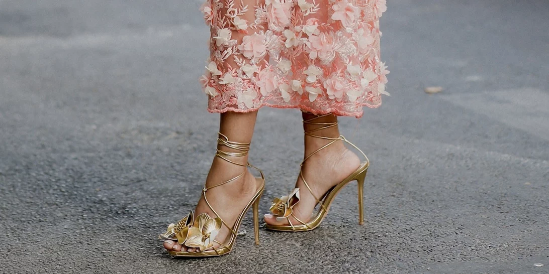 Μύκητες, σκασμένες φτέρνες, αδύναμα νύχια | 7 προϊόντα που θα "σώσουν" τα πόδια σου μετά τις διακοπές