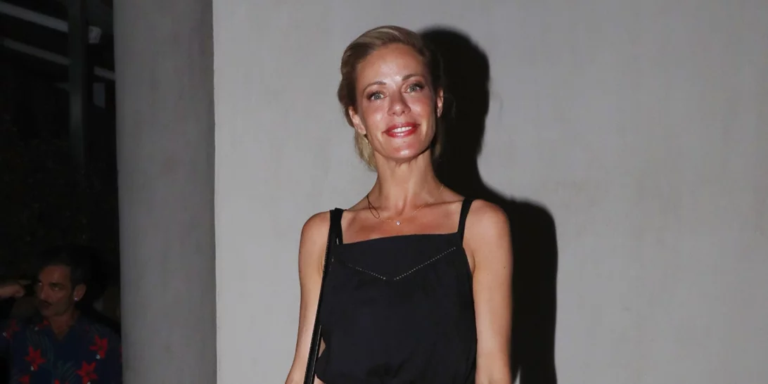 Η Ζέτα Μακρυπούλια φόρεσε το Zara παντελόνι που "χαρίζει" ύψος και κολακεύει το σώμα