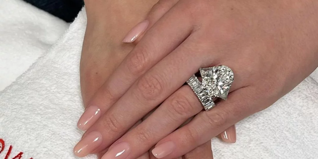 Clean Manicure | Η νέα τάση στα νύχια που λατρεύουν οι πιο κομψές γυναίκες του πλανήτη