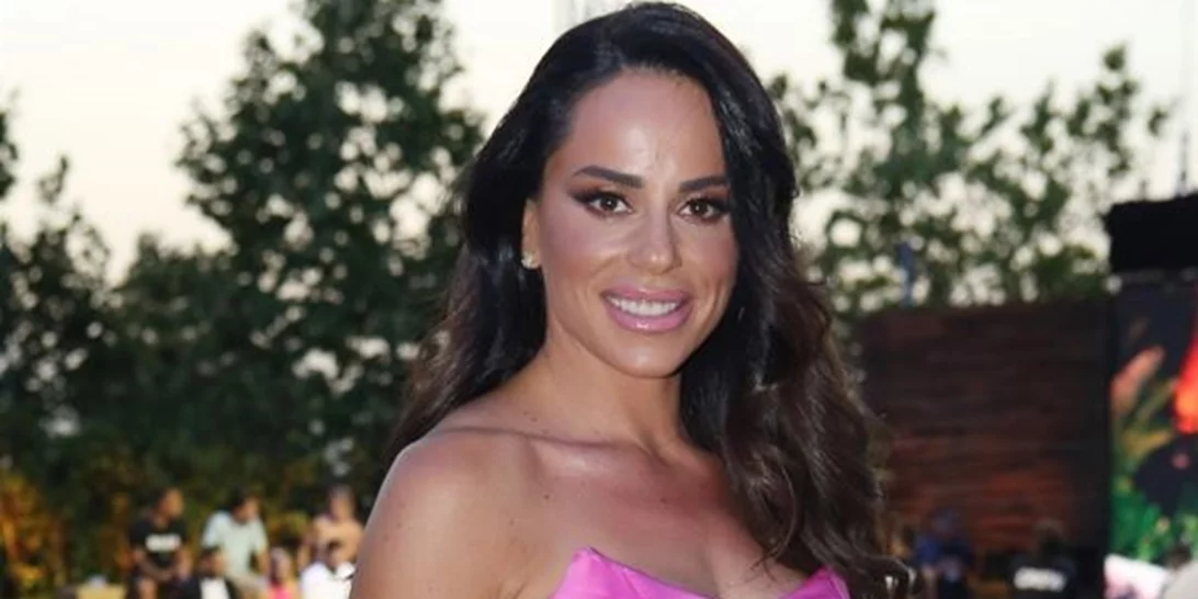 H Μαρία Αντωνά με νέα εικόνα σε εκδήλωση στο Κολωνάκι - Η old Hollywood εμφάνισή της