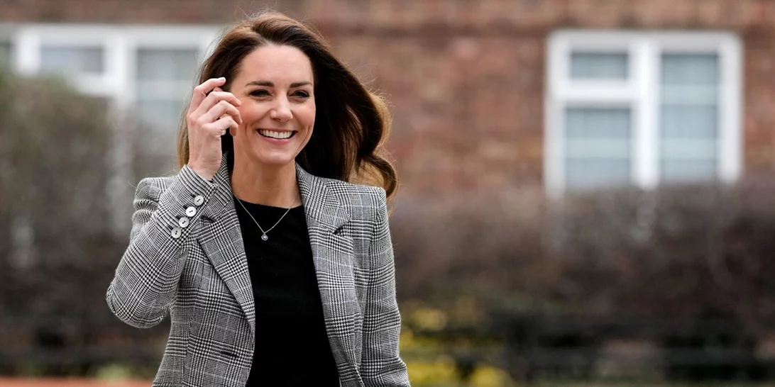 H Kate Middleton παραδίδει μαθήματα στιλ | Πώς φόρεσε το καρό σακάκι