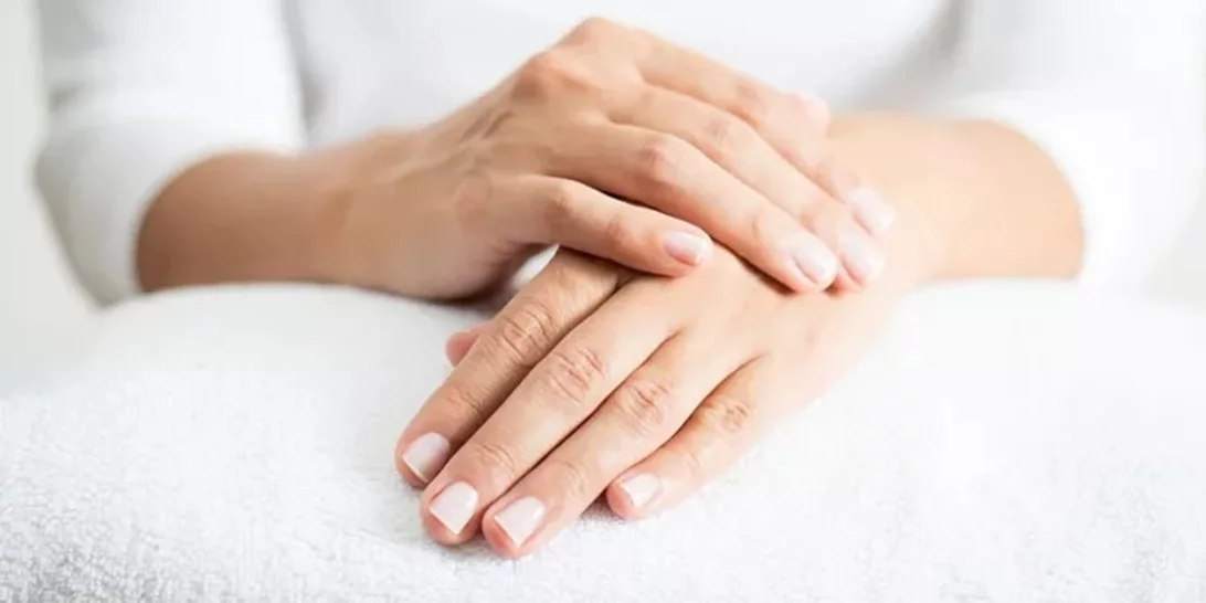 Πώς να κρατήσει περισσότερο το μανικιούρ σου στις καλοκαιρινές διακοπές