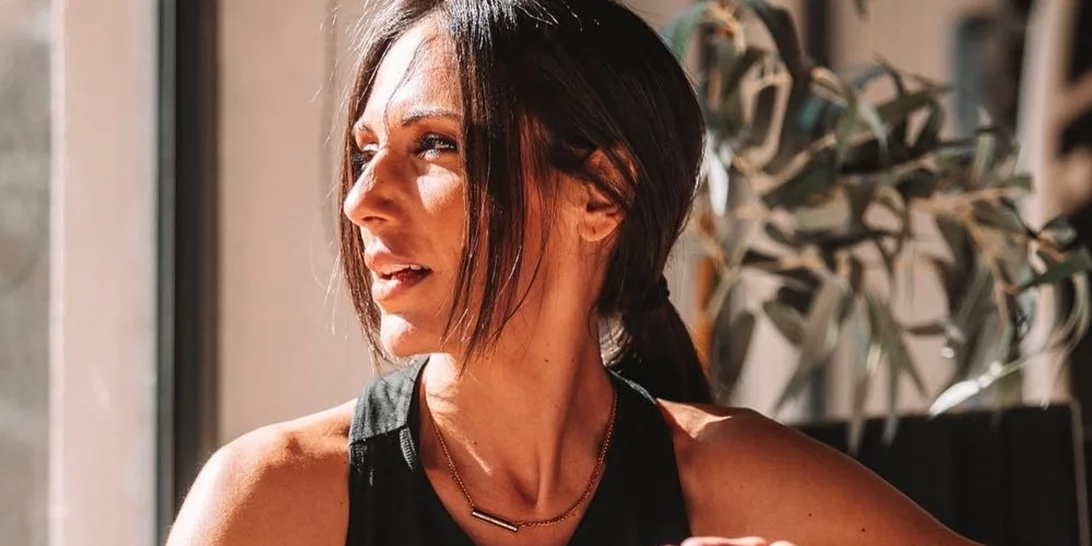 Ανθή Βούλγαρη | Το φωτεινό σπίτι της με τα φρέσκα λουλούδια