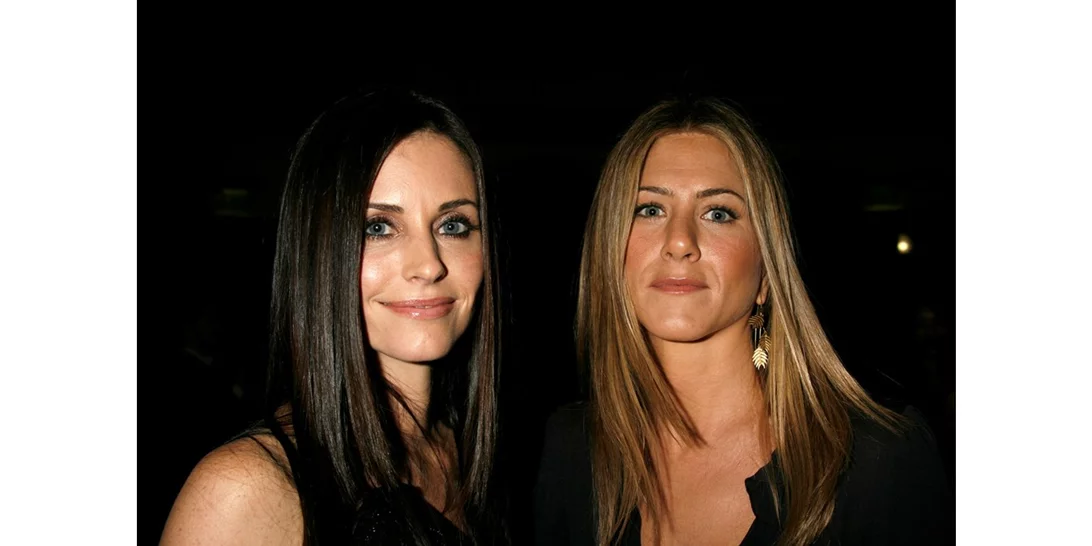 Jennifer Aniston | Ευχήθηκε στην Courteney Cox για τα γενέθλιά της με ένα throwback βίντεο