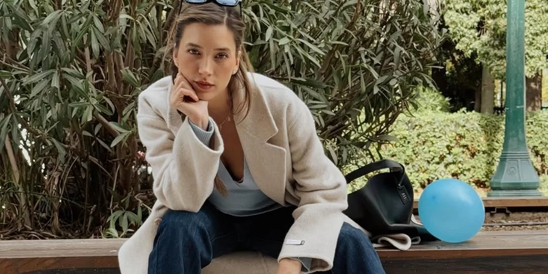 Γιολάντα Καλογεροπούλου | Επέλεξε πανωφόρι σε χρώμα που λίγες θα τολμούσαν