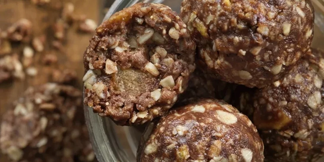 Συνταγή για μπαλίτσες ενέργειας με γεύση μελομακάρονο!