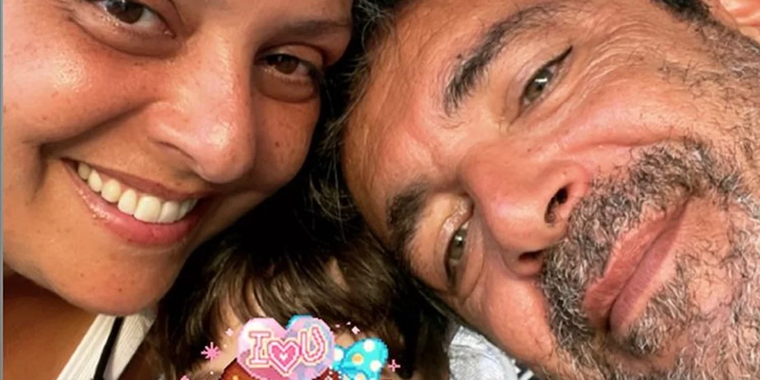 Βασιλική Ανδρίτσου - Νίκος Συμεωνίδης | Σπάνια φωτογραφία με τη 2,5 ετών κόρη τους, Ανθένια