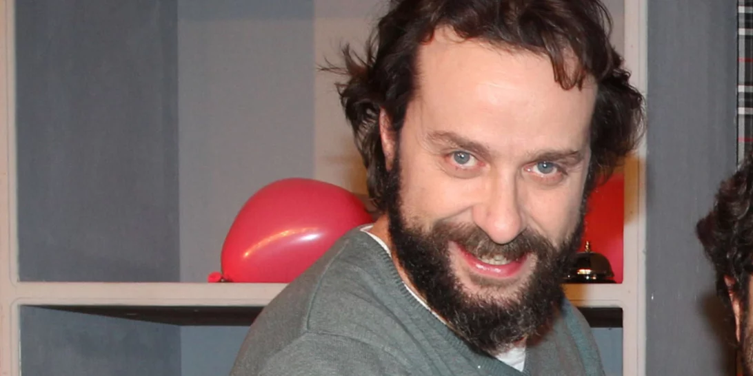 Ζήσης Ρούμπος - Mήνυμα "γροθιά" για την πατριαρχία: "Να πάτε ψυχανάλυση μάγκες - Από άντρες, να γίνεται άνθρωποι"